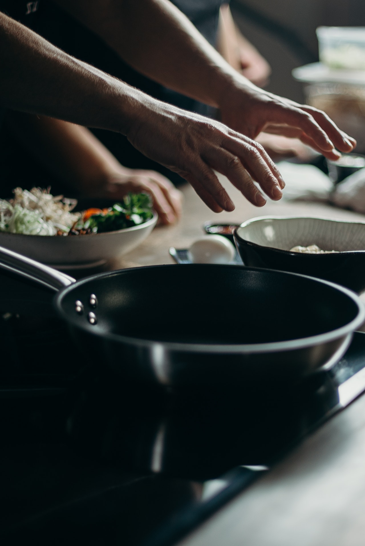 Best Pans for Electric Cooktop in 2024